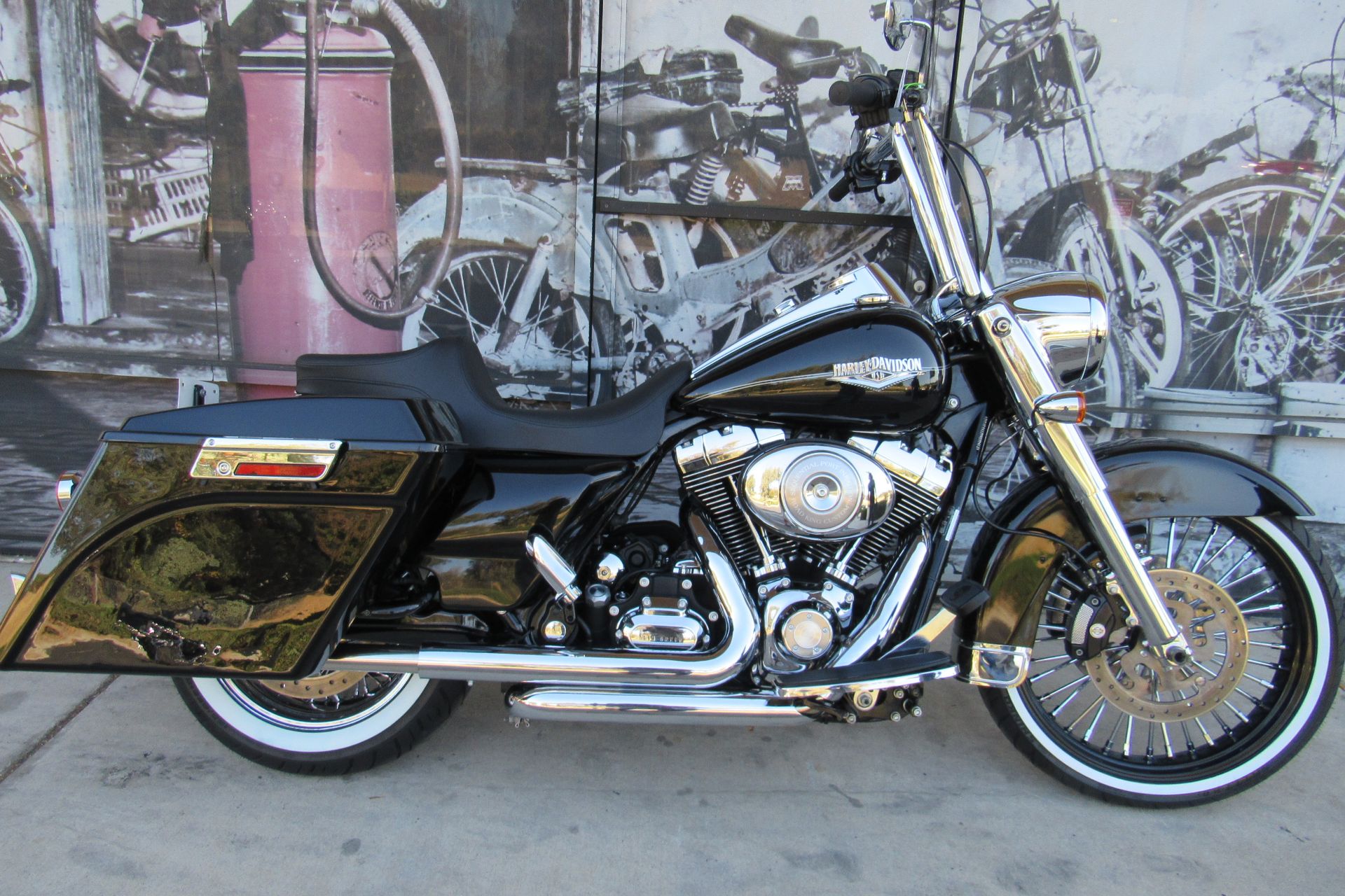 2009 Harley-Davidson Road King® Classic in Temecula, California - Photo 1