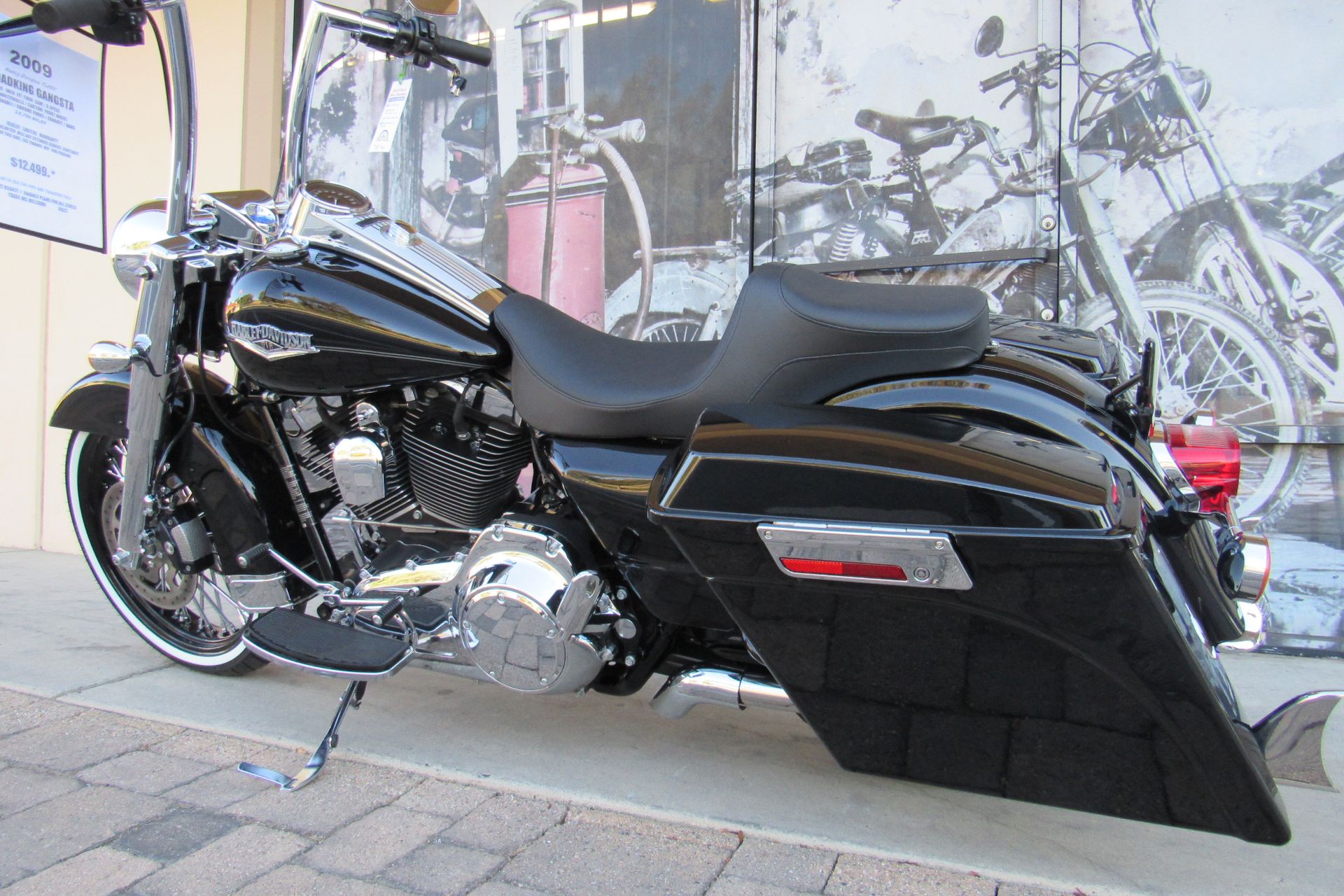2009 Harley-Davidson Road King® Classic in Temecula, California - Photo 15