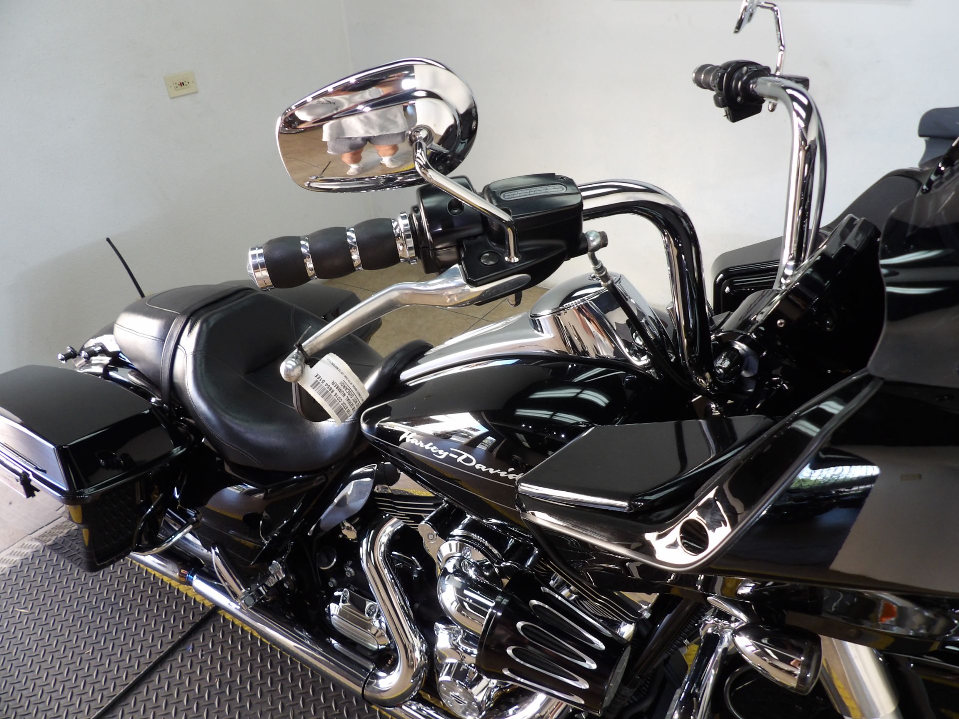 2013 Harley-Davidson Road Glide® Custom in Temecula, California - Photo 23