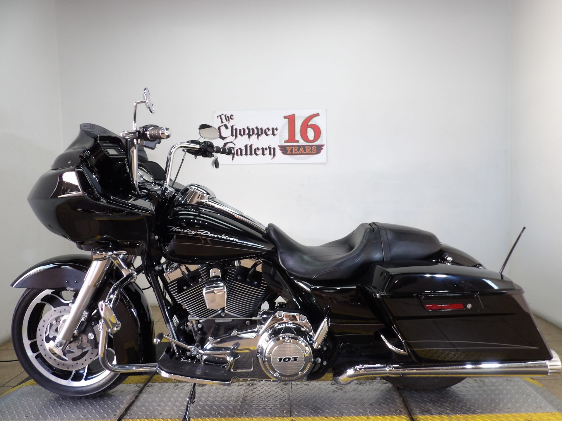 2013 Harley-Davidson Road Glide® Custom in Temecula, California - Photo 2