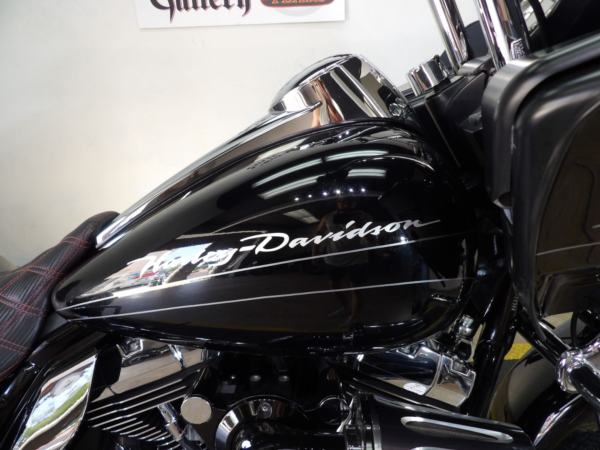 2013 Harley-Davidson Road Glide® Custom in Temecula, California - Photo 11