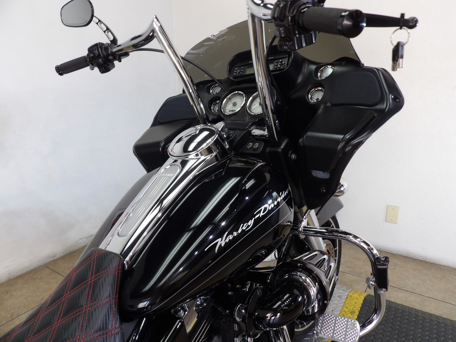 2013 Harley-Davidson Road Glide® Custom in Temecula, California - Photo 25