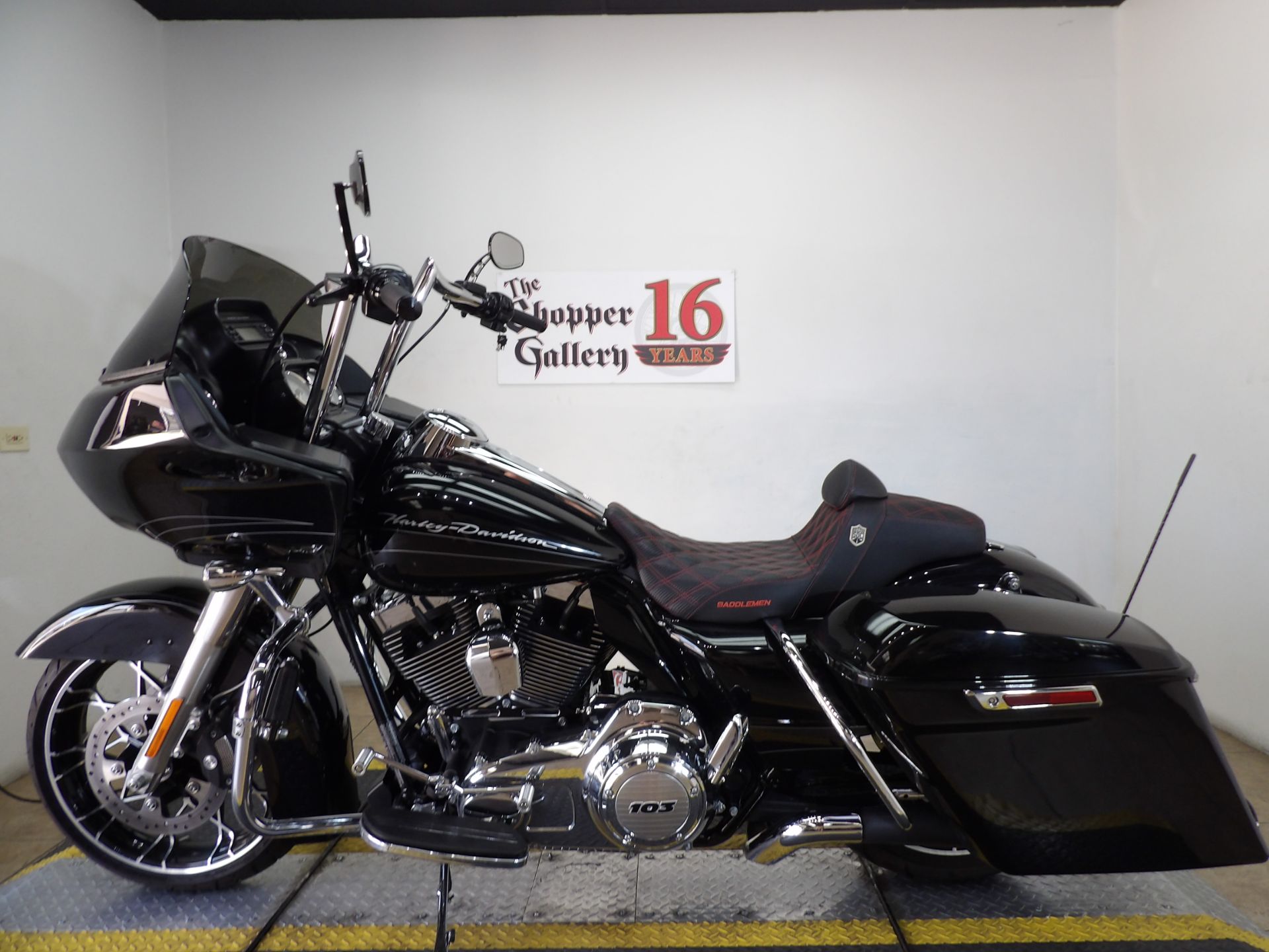 2013 Harley-Davidson Road Glide® Custom in Temecula, California - Photo 2