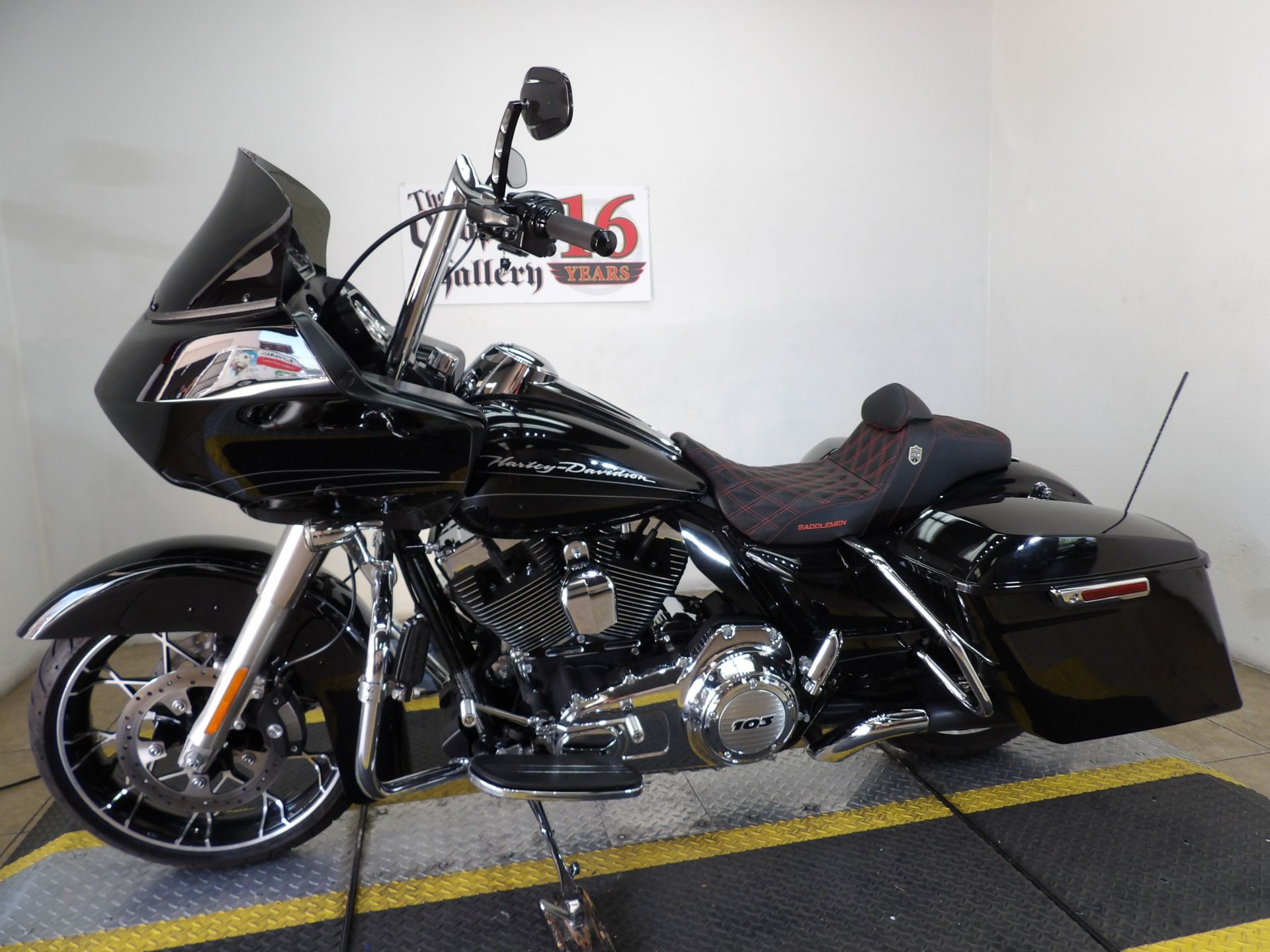 2013 Harley-Davidson Road Glide® Custom in Temecula, California - Photo 6