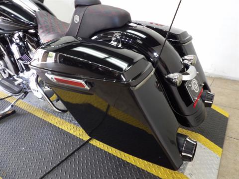 2013 Harley-Davidson Road Glide® Custom in Temecula, California - Photo 32