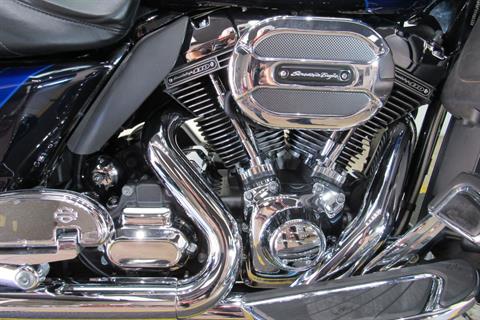 2015 Harley-Davidson CVO™ Road Glide® Ultra in Temecula, California - Photo 11