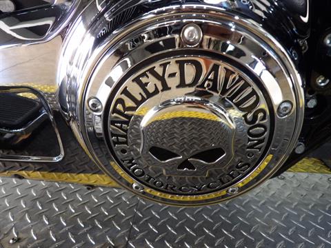 2011 Harley-Davidson Road King® Classic in Temecula, California - Photo 31