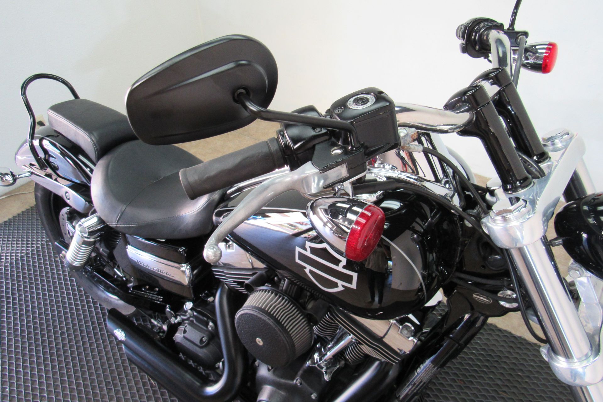 2012 Harley-Davidson Dyna® Wide Glide® in Temecula, California - Photo 22