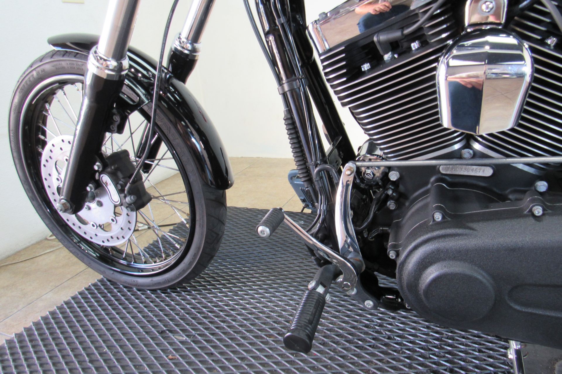 2012 Harley-Davidson Dyna® Wide Glide® in Temecula, California - Photo 16