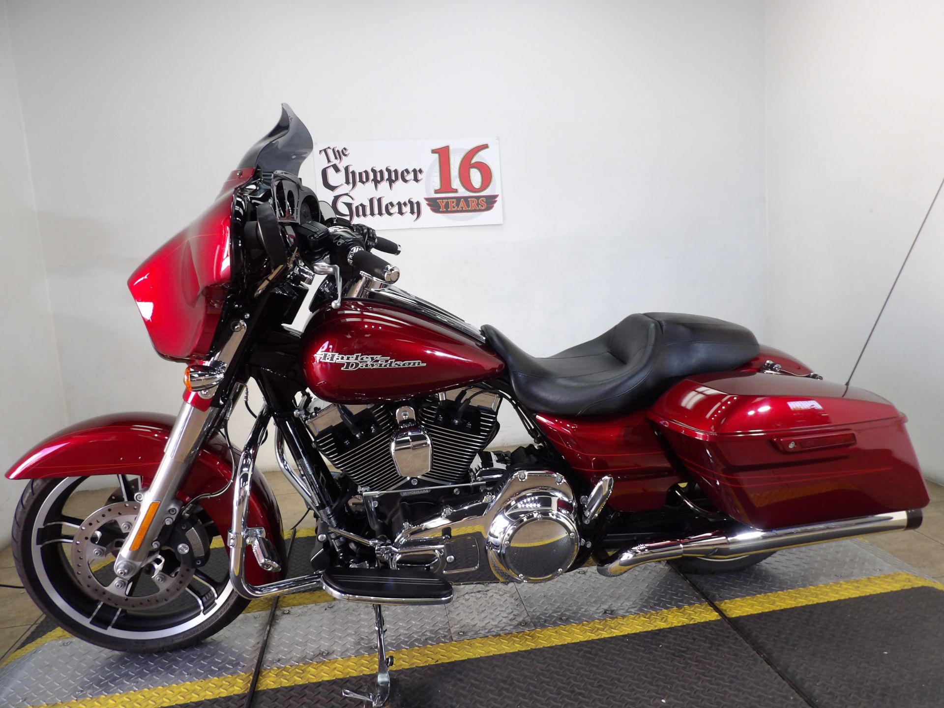 2016 Harley-Davidson Street Glide® Special in Temecula, California - Photo 6