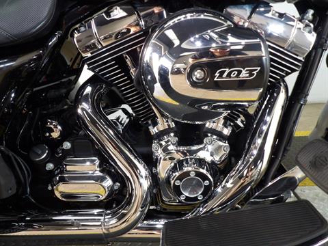 2016 Harley-Davidson Freewheeler™ in Temecula, California - Photo 15