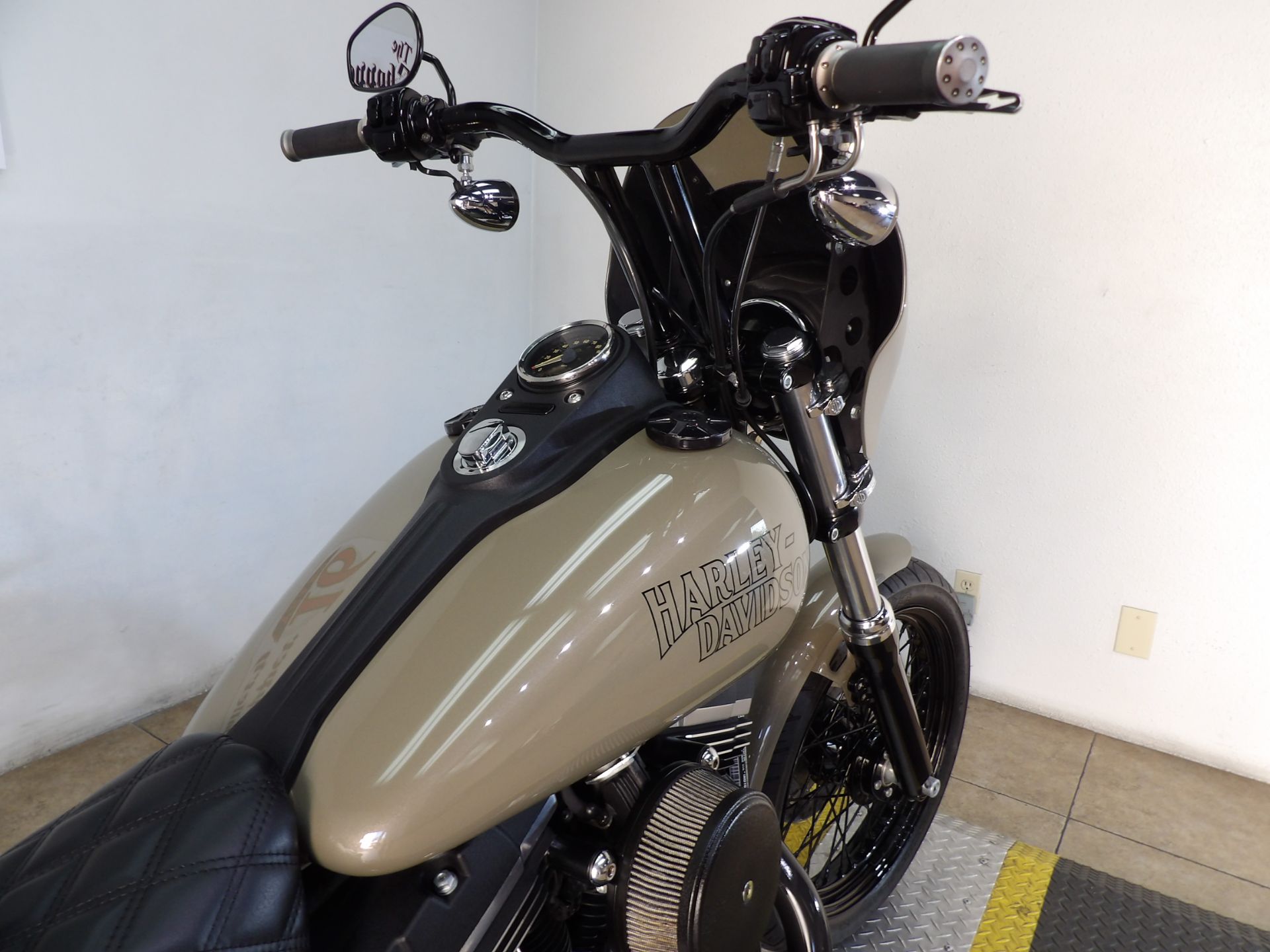 2014 Harley-Davidson Dyna® Street Bob® in Temecula, California - Photo 25