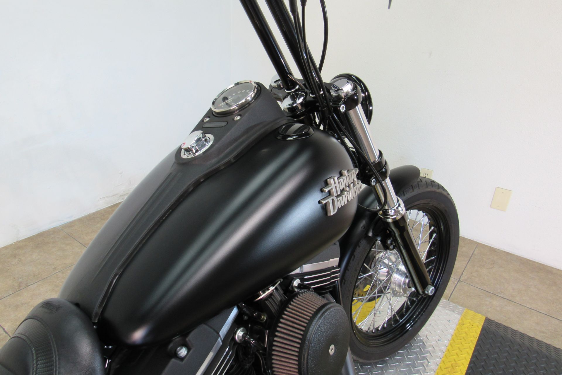 2013 Harley-Davidson Dyna® Street Bob® in Temecula, California - Photo 25