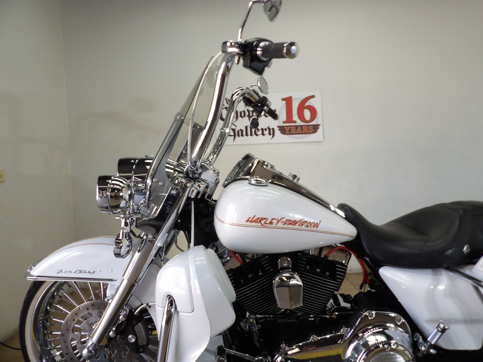 2012 Harley-Davidson Road King® Classic in Temecula, California - Photo 4