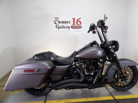 2017 Harley-Davidson Road King® Special in Temecula, California - Photo 5