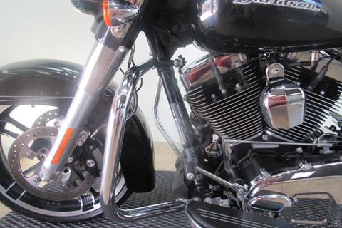 2016 Harley-Davidson Street Glide® Special in Temecula, California - Photo 17