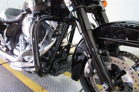 2016 Harley-Davidson Street Glide® Special in Temecula, California - Photo 17