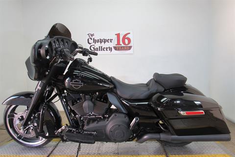 2016 Harley-Davidson Street Glide® Special in Temecula, California - Photo 2