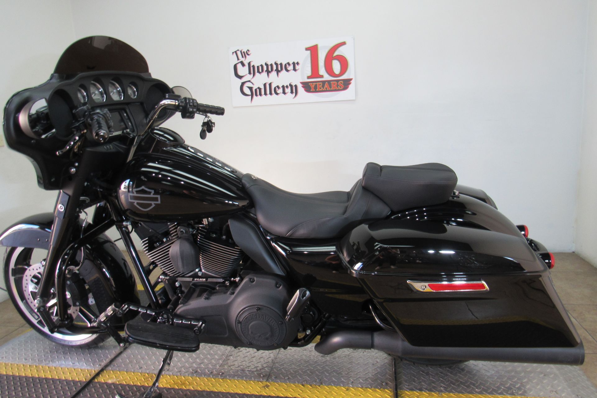 2016 Harley-Davidson Street Glide® Special in Temecula, California - Photo 10