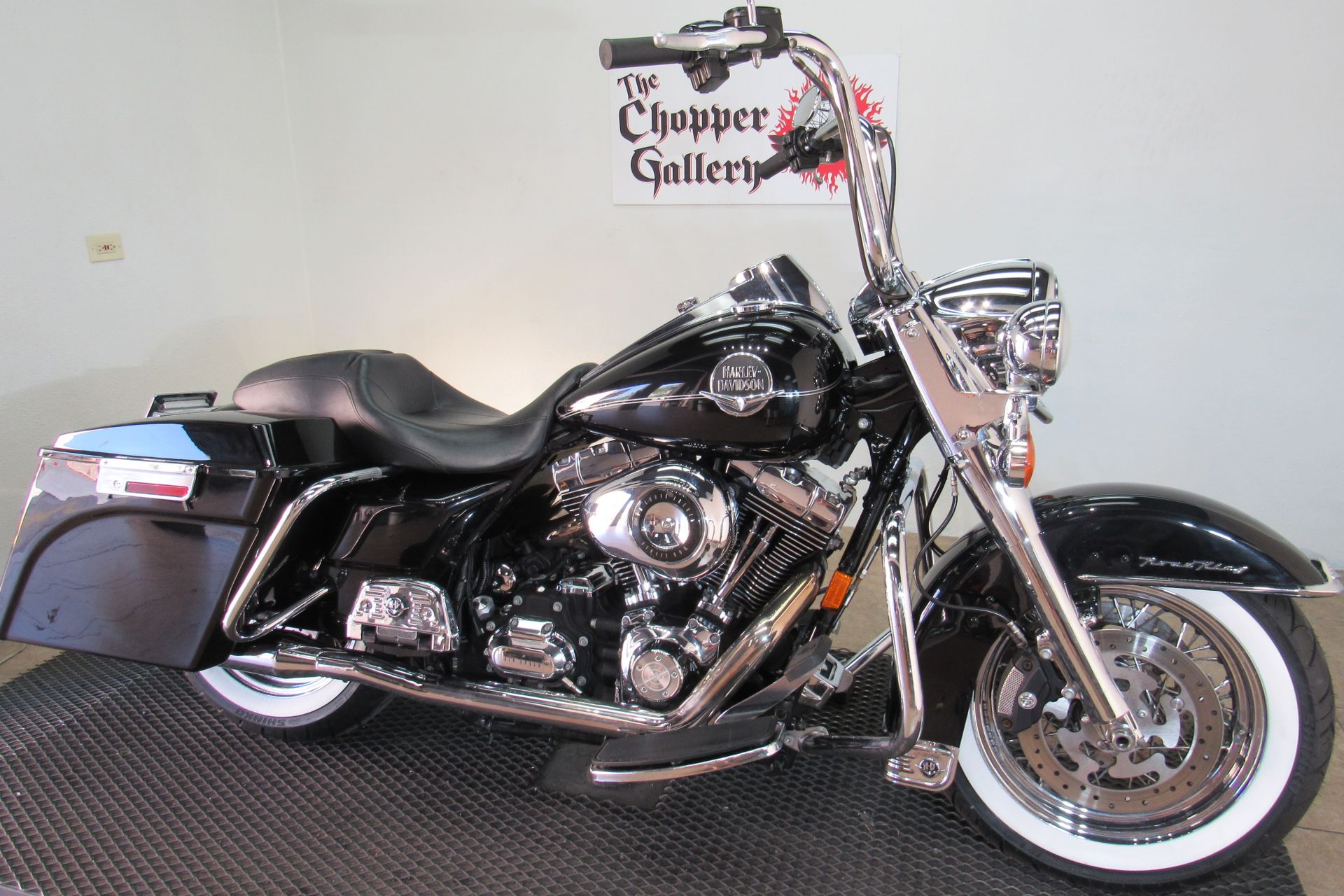 2008 Harley-Davidson Road King® Classic in Temecula, California - Photo 3