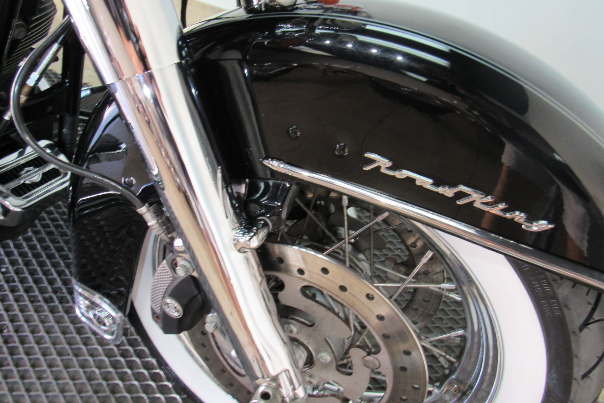2008 Harley-Davidson Road King® Classic in Temecula, California - Photo 14