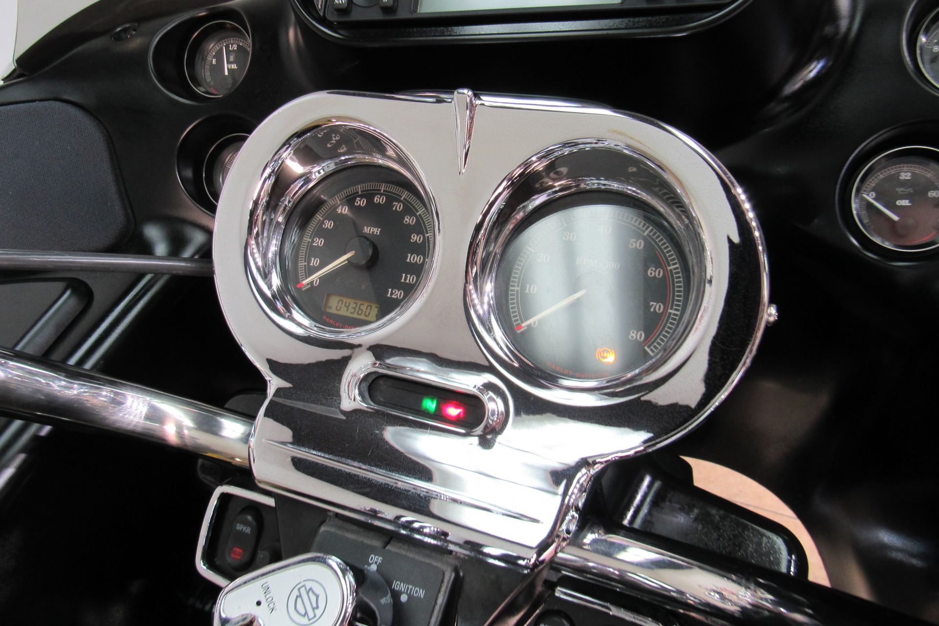 2011 Harley-Davidson Road Glide® Ultra in Temecula, California - Photo 28