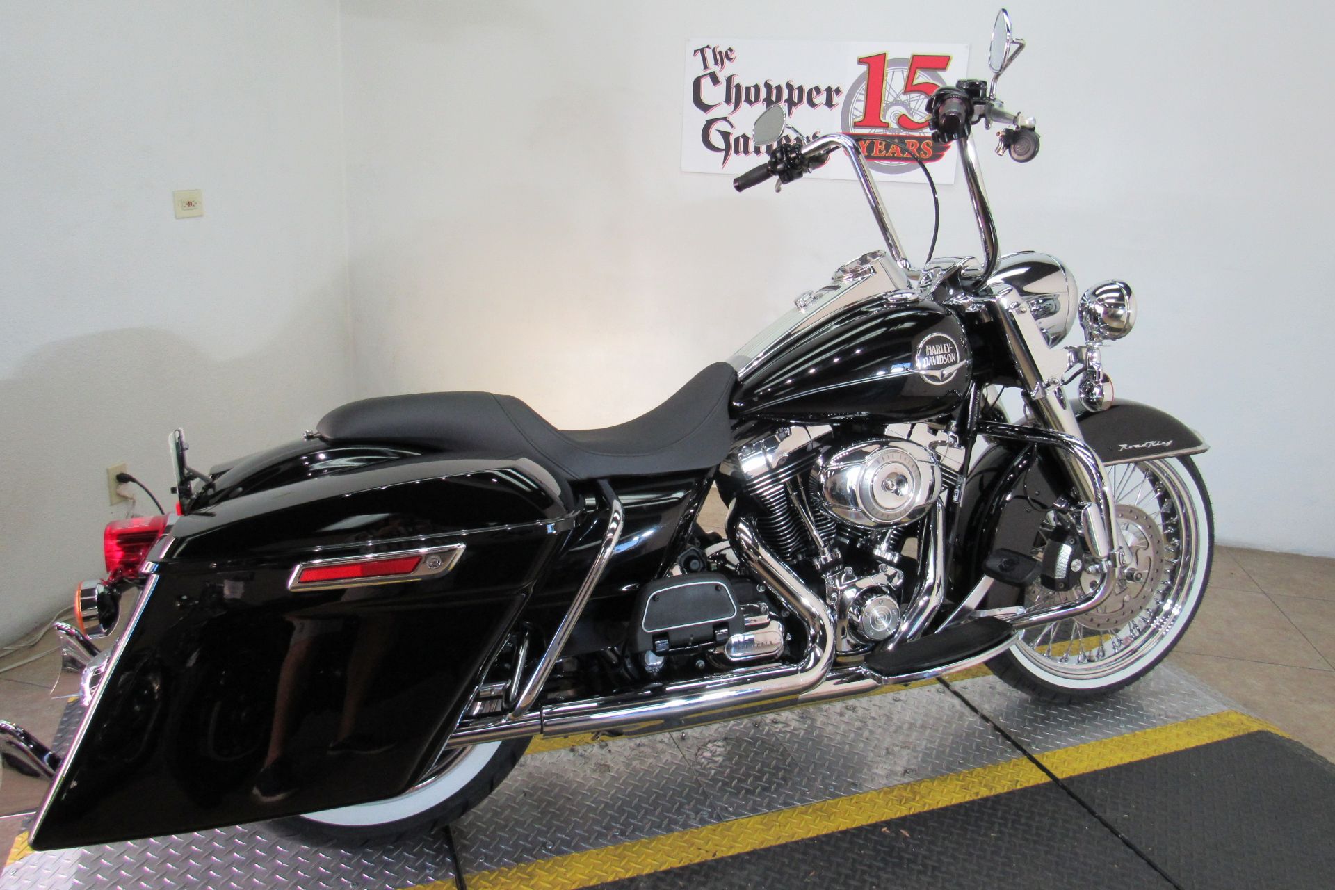 2010 Harley-Davidson Road King® Classic in Temecula, California - Photo 3
