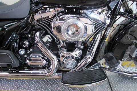2010 Harley-Davidson Road King® Classic in Temecula, California - Photo 9