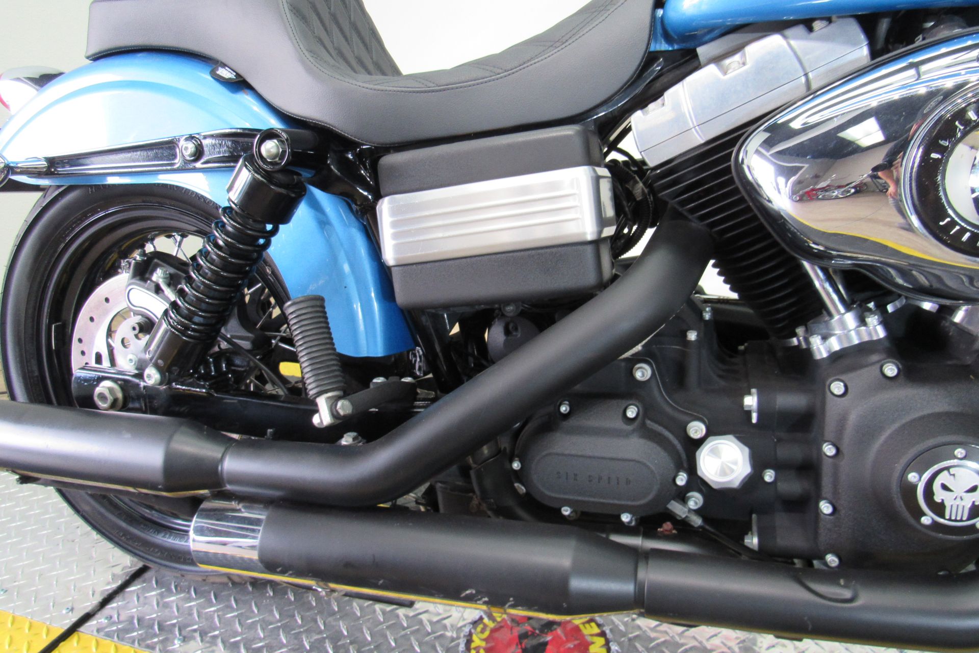 2011 Harley-Davidson Dyna® Street Bob® in Temecula, California - Photo 11