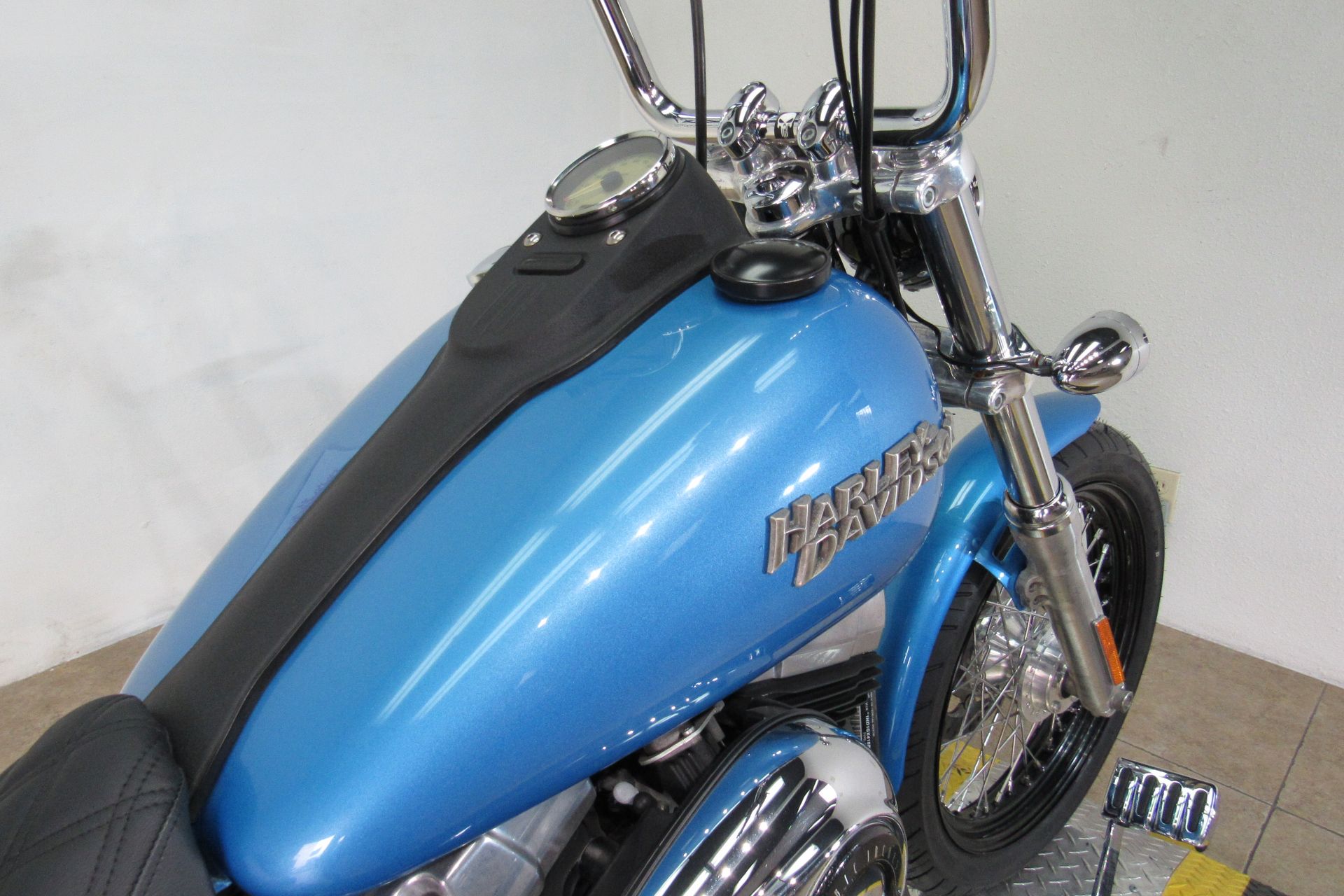 2011 Harley-Davidson Dyna® Street Bob® in Temecula, California - Photo 25