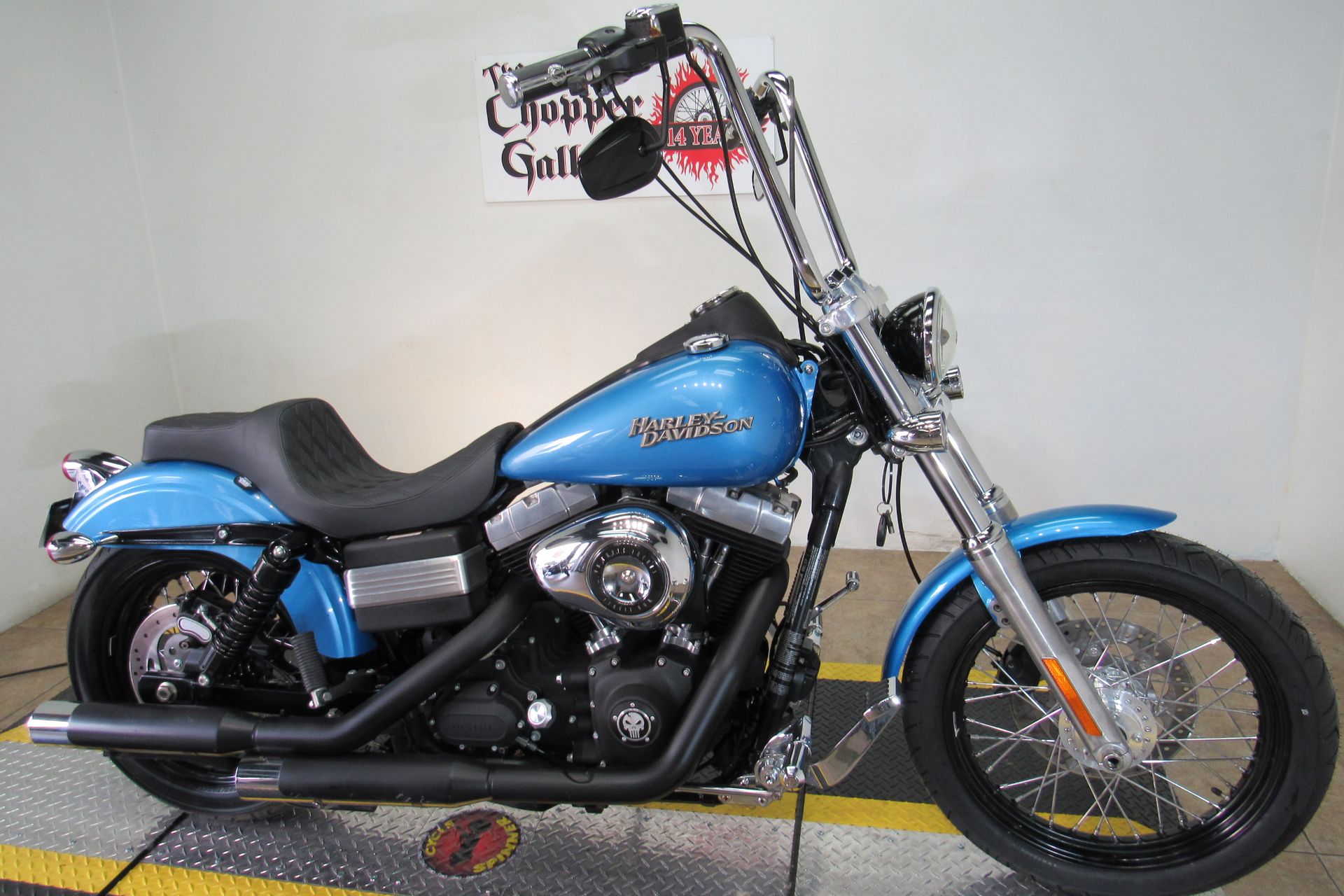 2011 Harley-Davidson Dyna® Street Bob® in Temecula, California - Photo 3