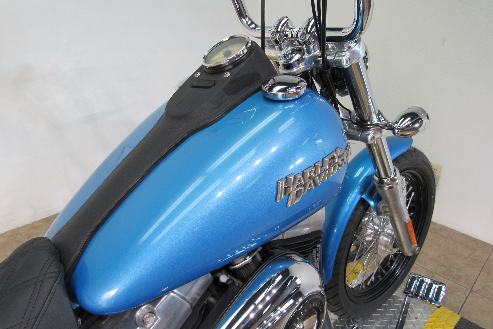 2011 Harley-Davidson Dyna® Street Bob® in Temecula, California - Photo 26