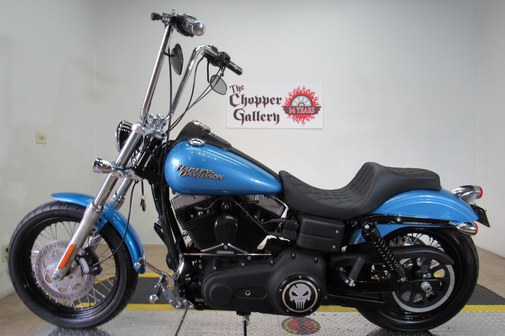 2011 Harley-Davidson Dyna® Street Bob® in Temecula, California - Photo 2