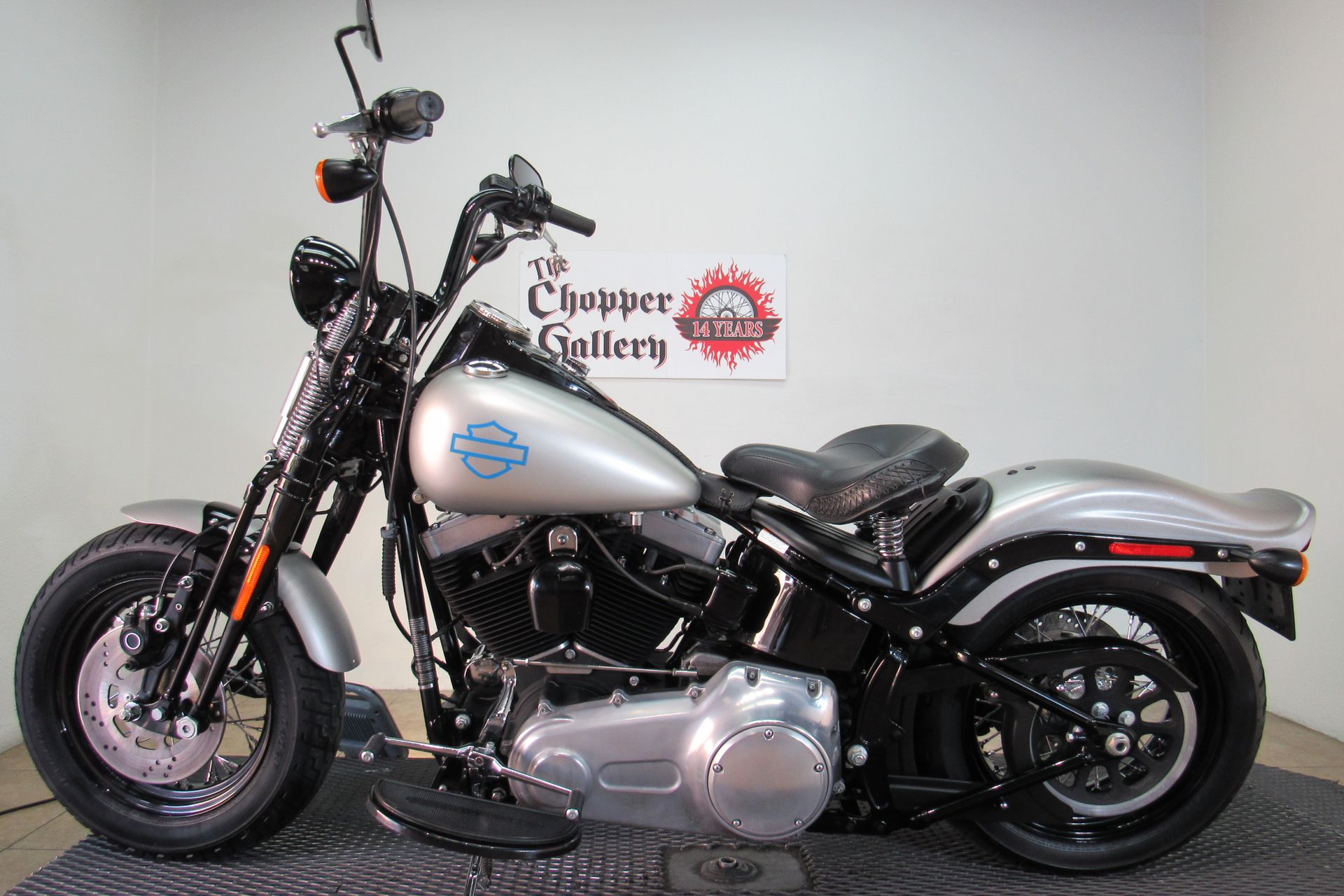2009 Harley-Davidson Softail® Cross Bones™ in Temecula, California - Photo 2
