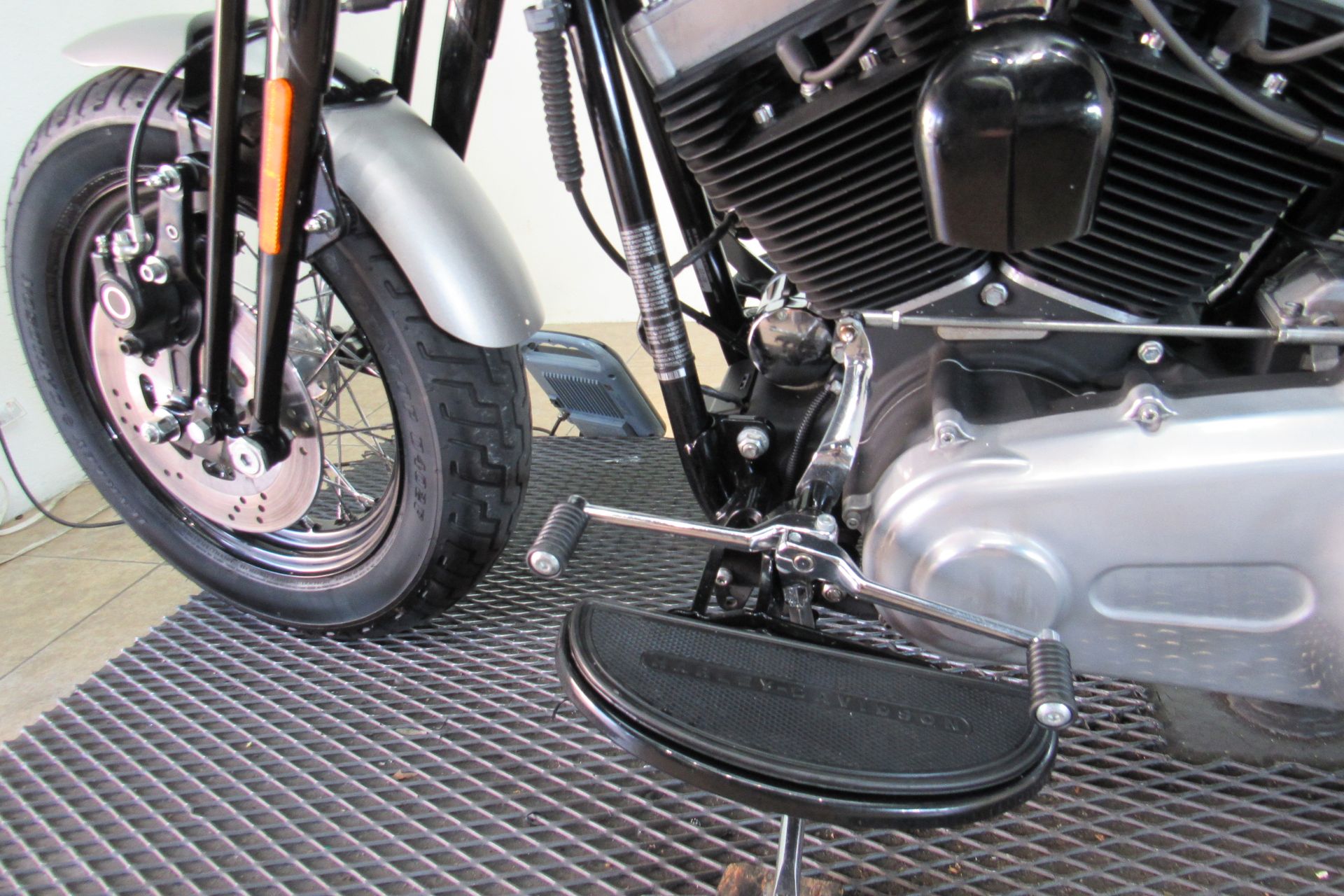 2009 Harley-Davidson Softail® Cross Bones™ in Temecula, California - Photo 16