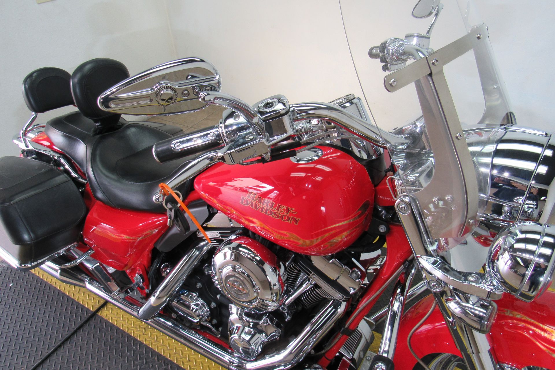 2007 Harley-Davidson CVO™ Screamin' Eagle® Road King® in Temecula, California - Photo 27