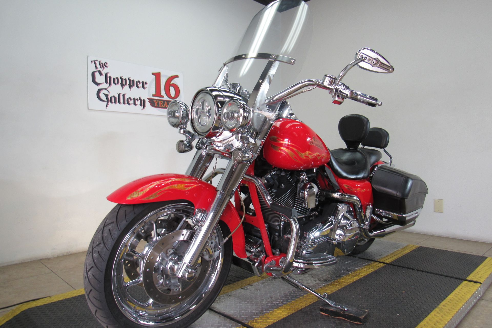 2007 Harley-Davidson CVO™ Screamin' Eagle® Road King® in Temecula, California - Photo 35
