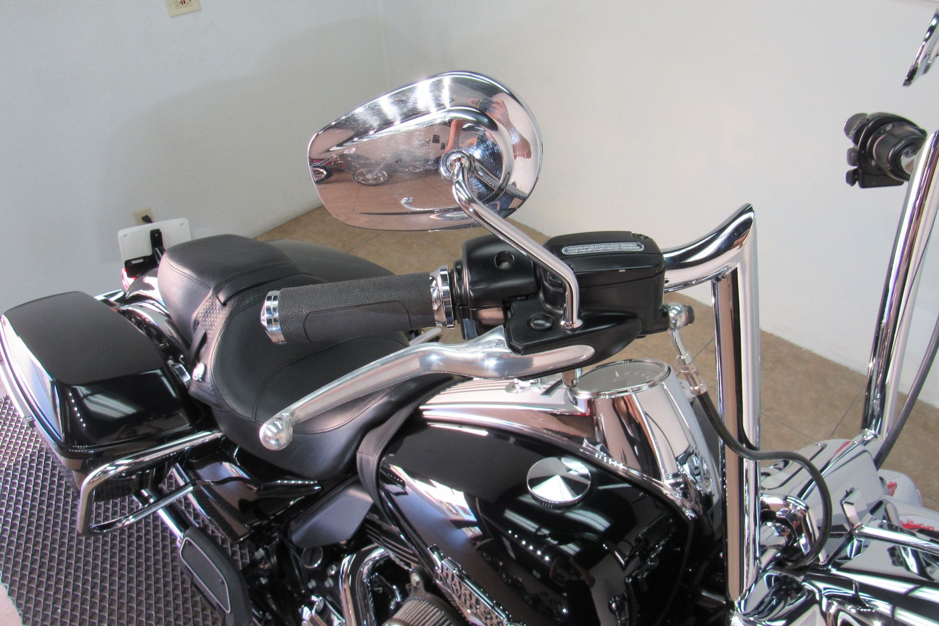 2012 Harley-Davidson Road King® Classic in Temecula, California - Photo 23