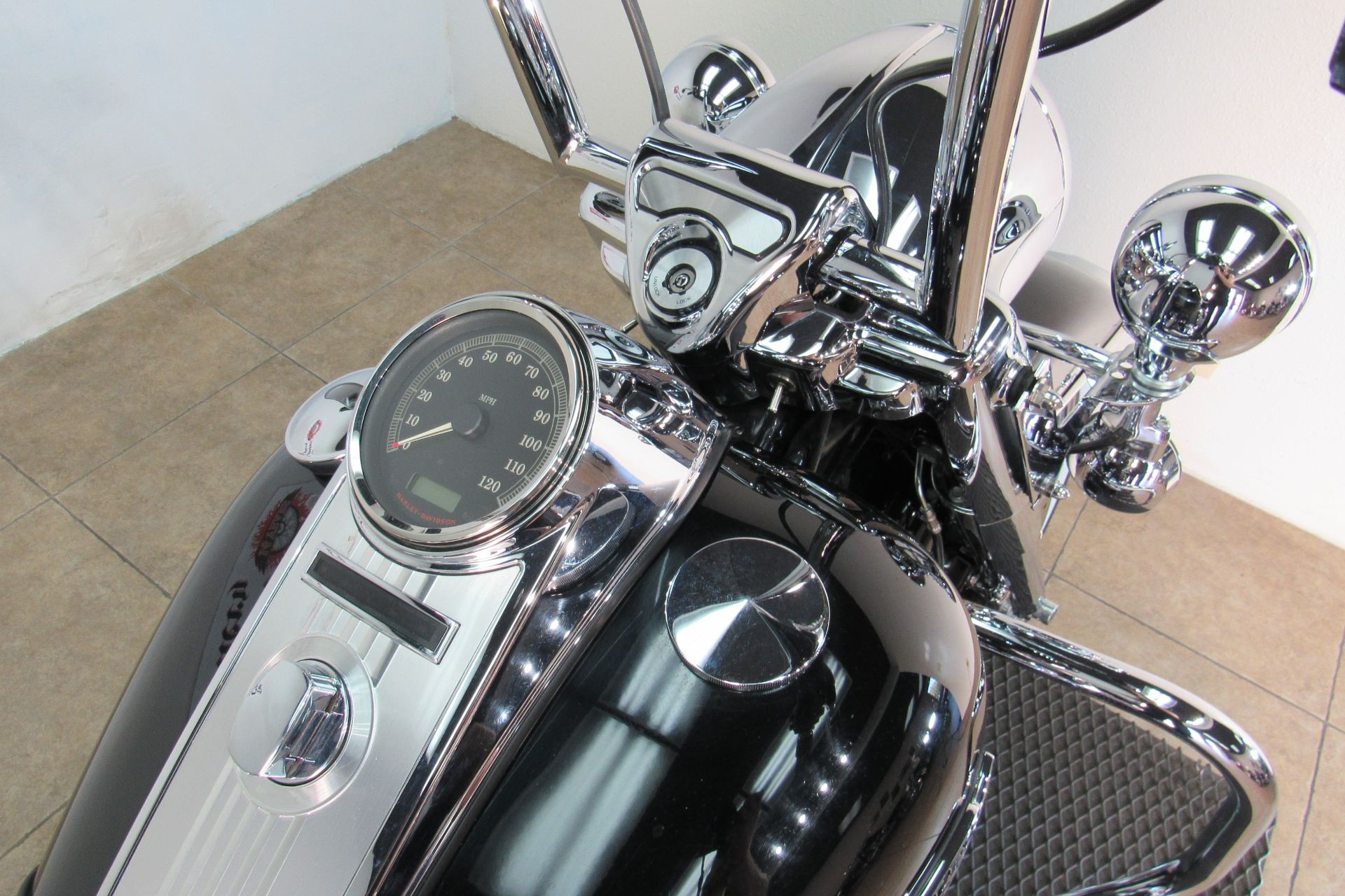 2012 Harley-Davidson Road King® Classic in Temecula, California - Photo 26