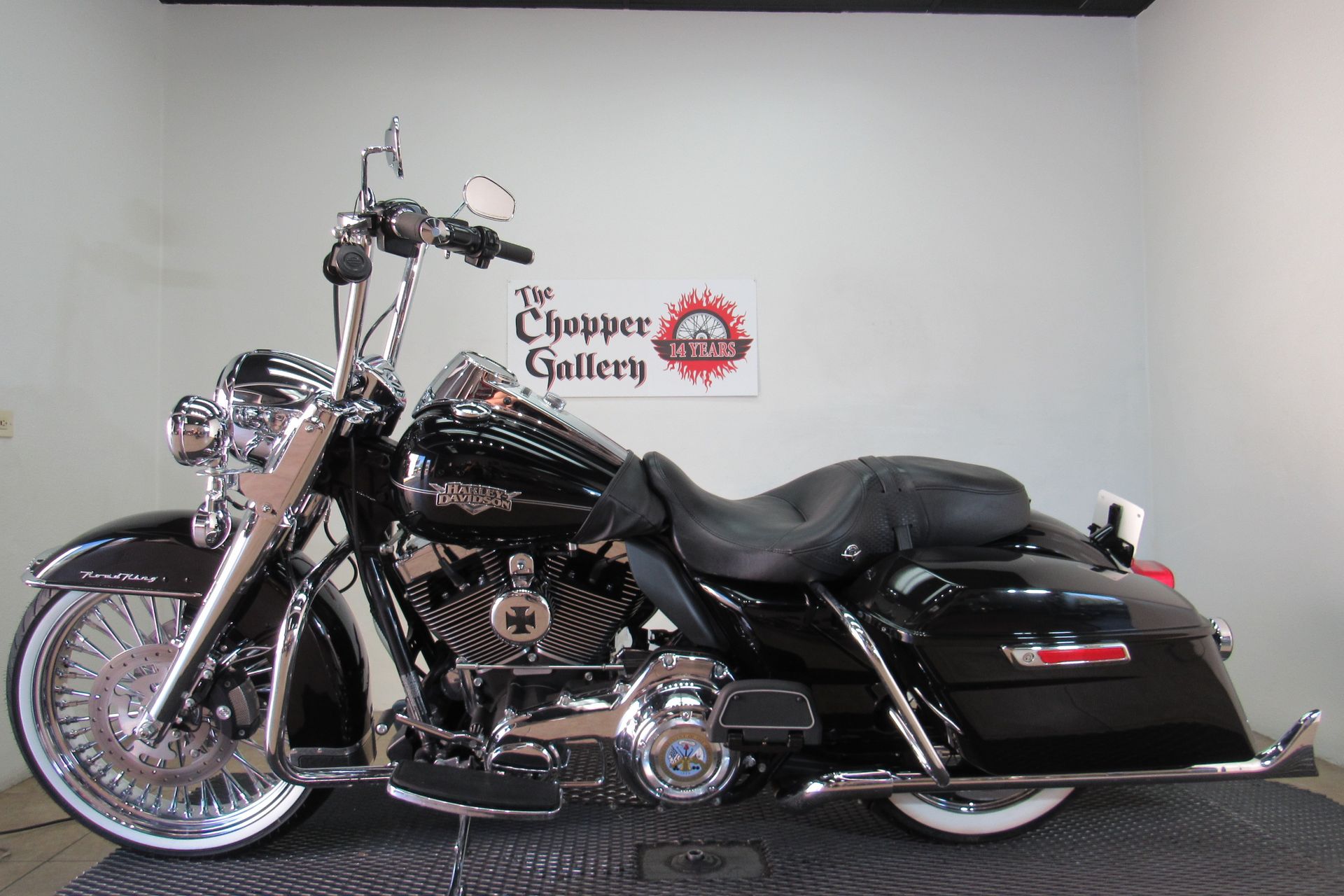 2012 Harley-Davidson Road King® Classic in Temecula, California - Photo 2