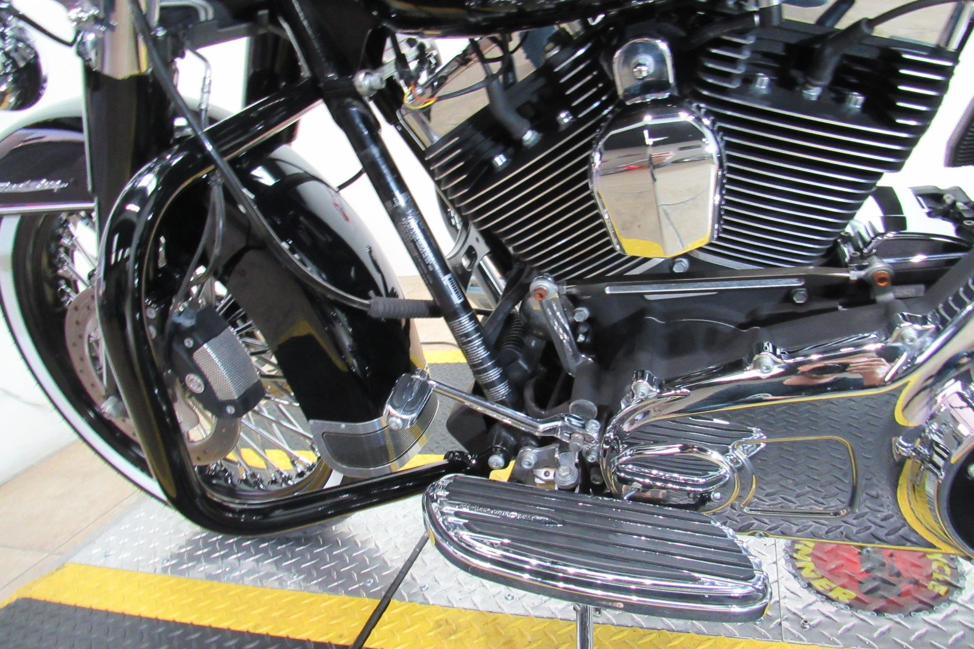 2014 Harley-Davidson Road King® in Temecula, California - Photo 16