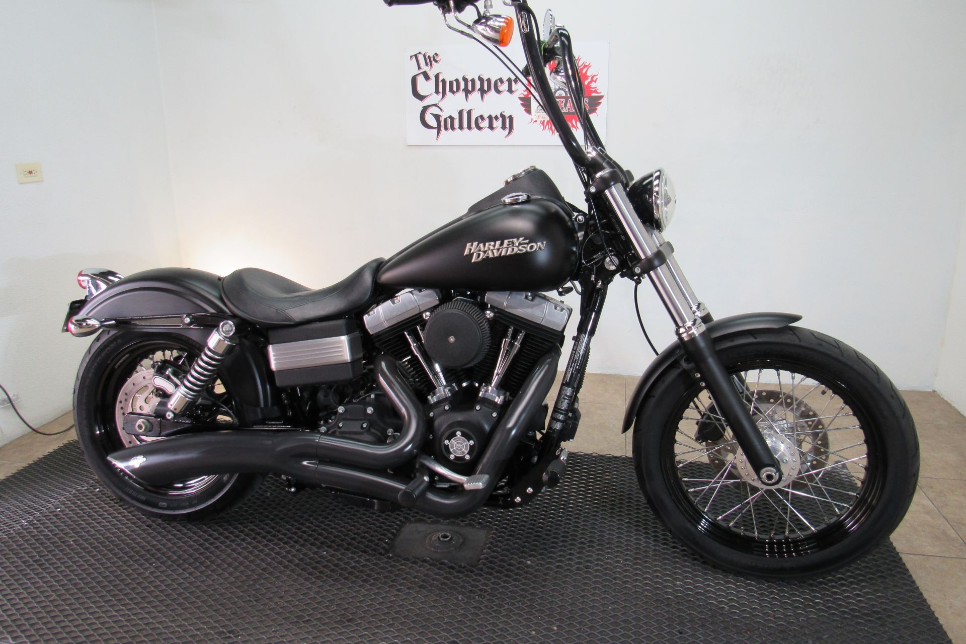 2012 Harley-Davidson Dyna® Street Bob® in Temecula, California - Photo 9