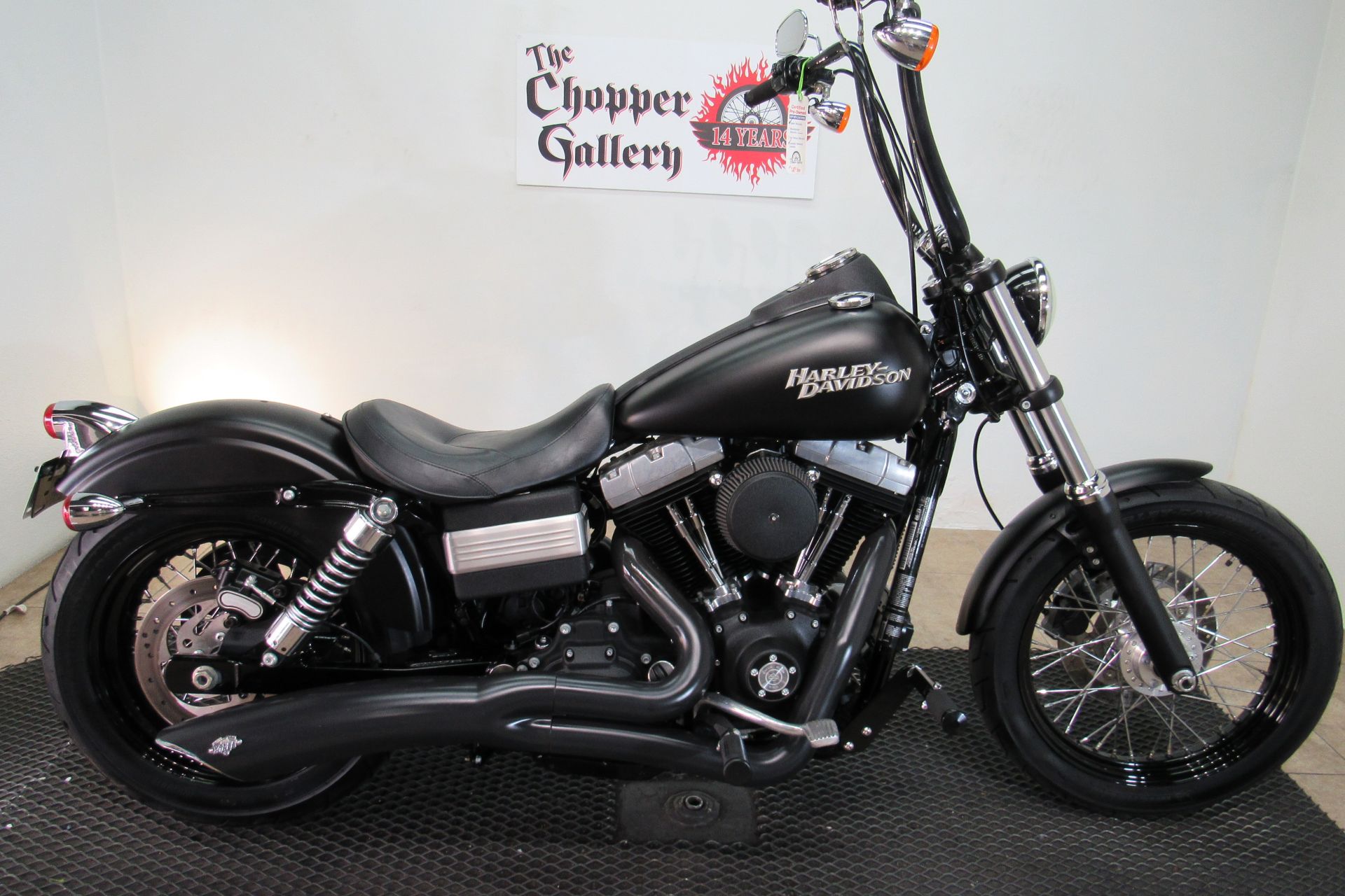 2012 Harley-Davidson Dyna® Street Bob® in Temecula, California - Photo 3
