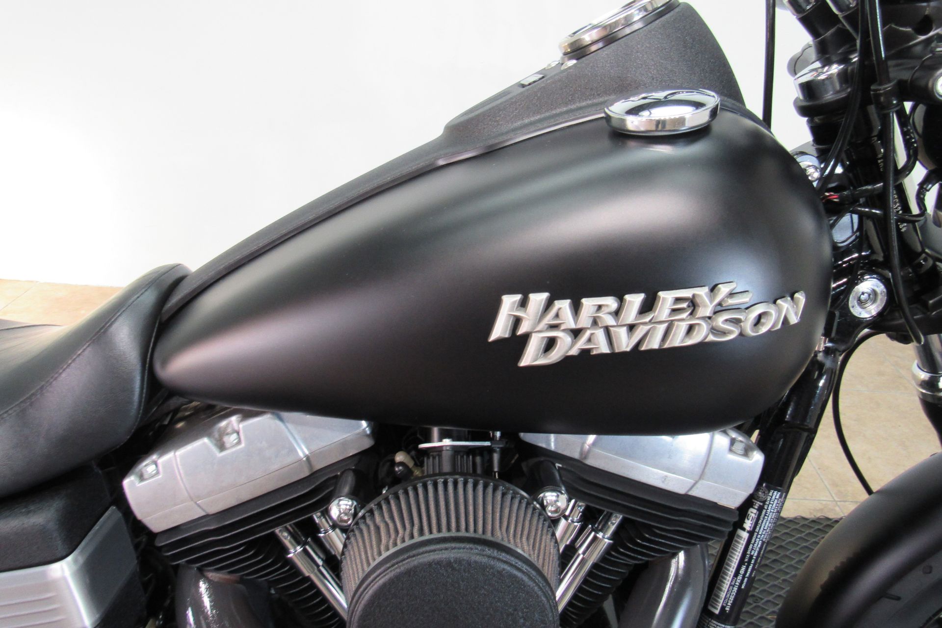 2012 Harley-Davidson Dyna® Street Bob® in Temecula, California - Photo 4