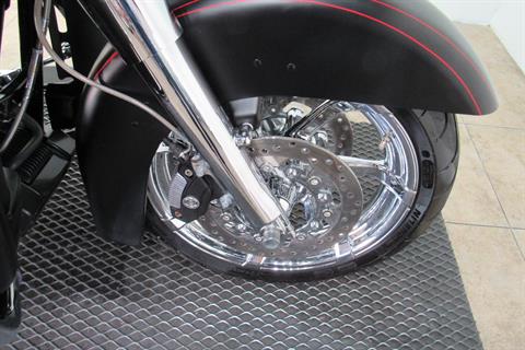 2013 Harley-Davidson Road Glide® Custom in Temecula, California - Photo 11