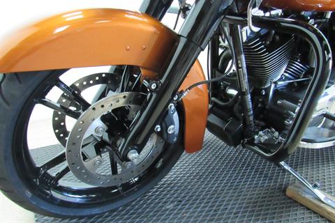 2015 Harley-Davidson Road Glide® in Temecula, California - Photo 21