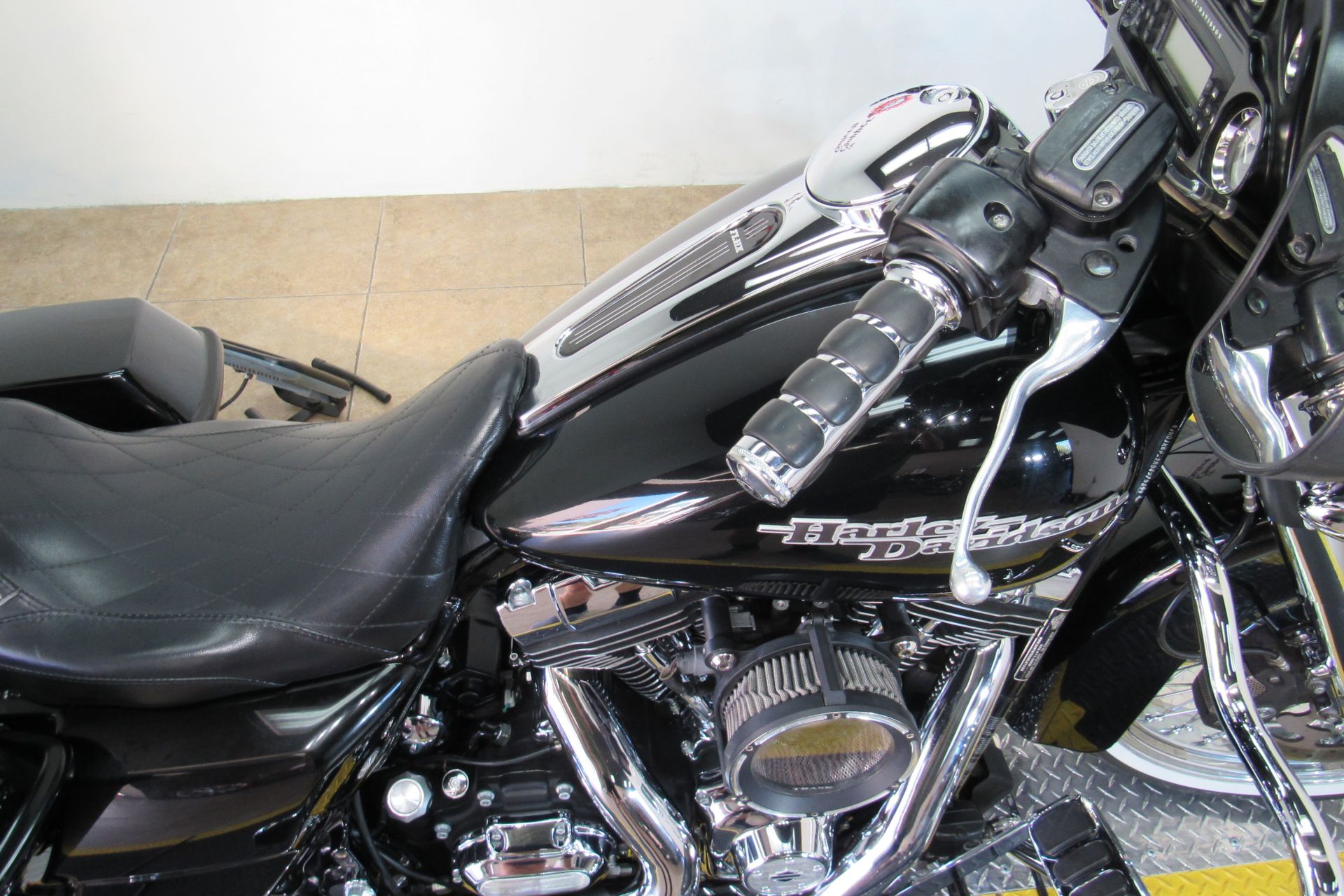 2011 Harley-Davidson Street Glide® in Temecula, California - Photo 25