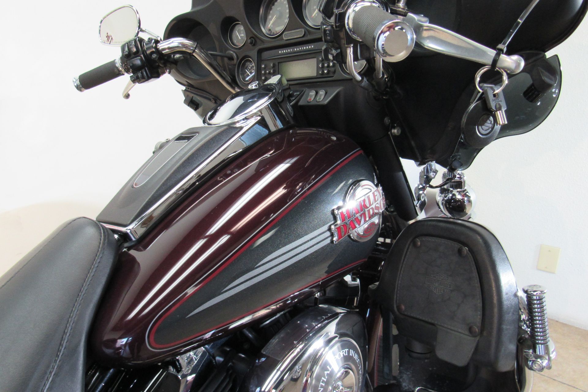 2006 Harley-Davidson Ultra Classic® Electra Glide® in Temecula, California - Photo 19