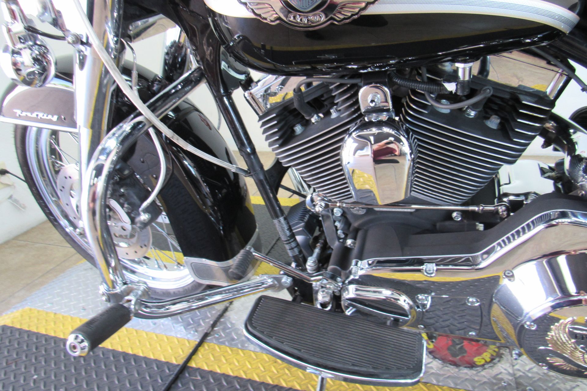 2003 Harley-Davidson FLHRCI Road King® Classic in Temecula, California - Photo 16