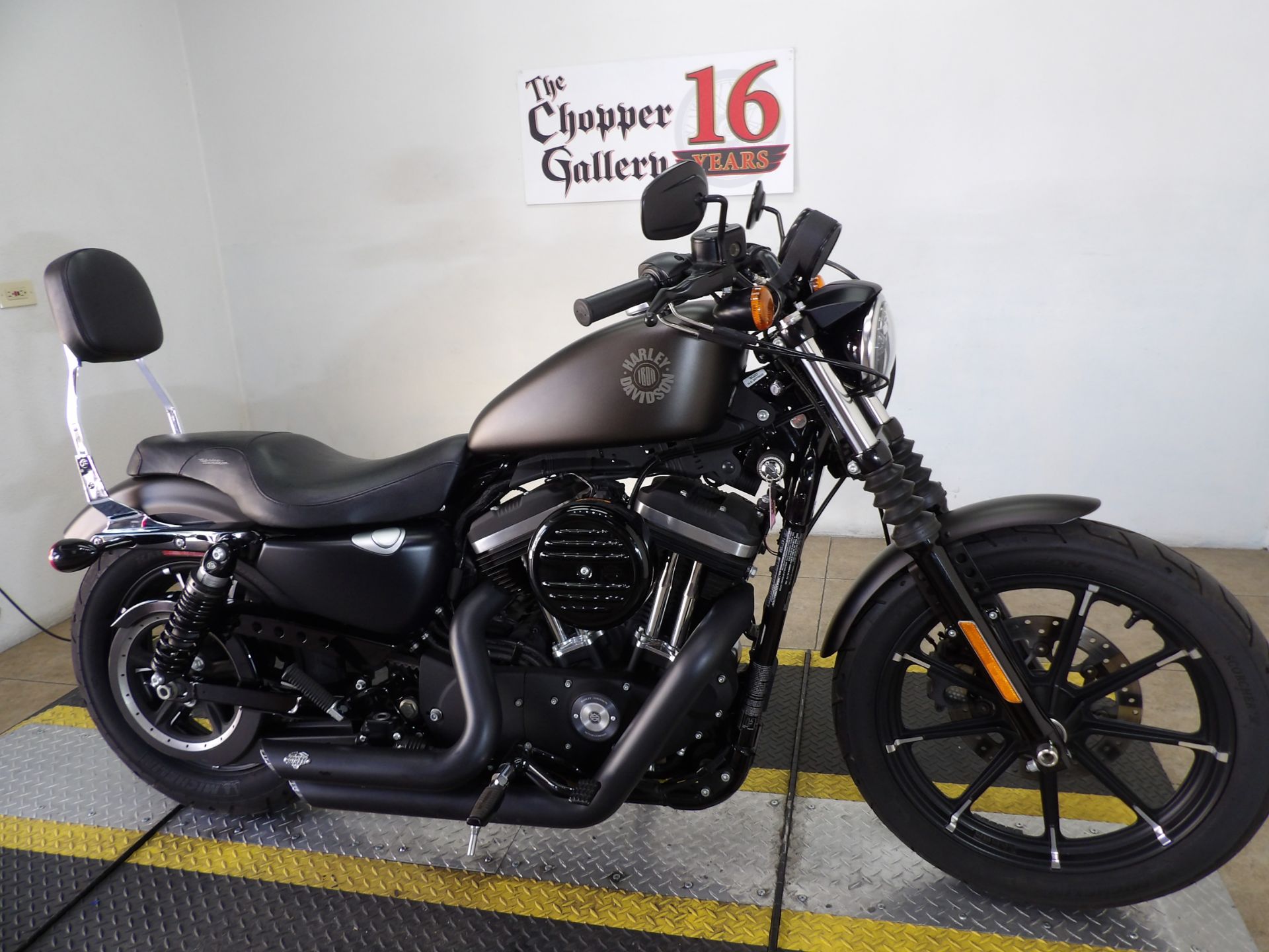 2021 Harley-Davidson Iron 883™ in Temecula, California - Photo 3